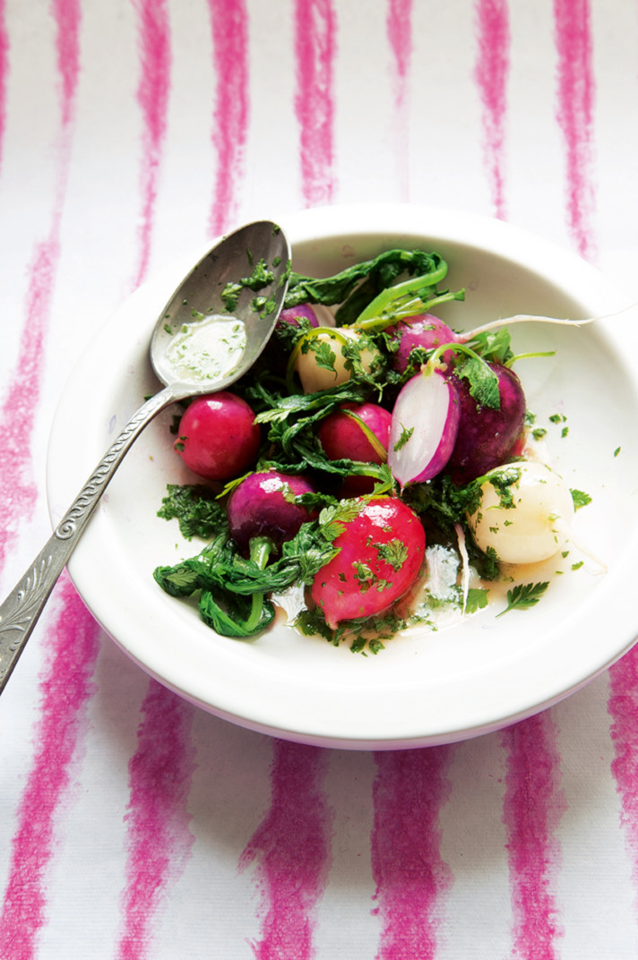 Gedämpfte Radieschen mit Senf-Kerbel-Dressing | Food and Travel Magazine DE Gedämpfte Radieschen mit Senf-Kerbel-Dressing | Food and Travel Magazine DE