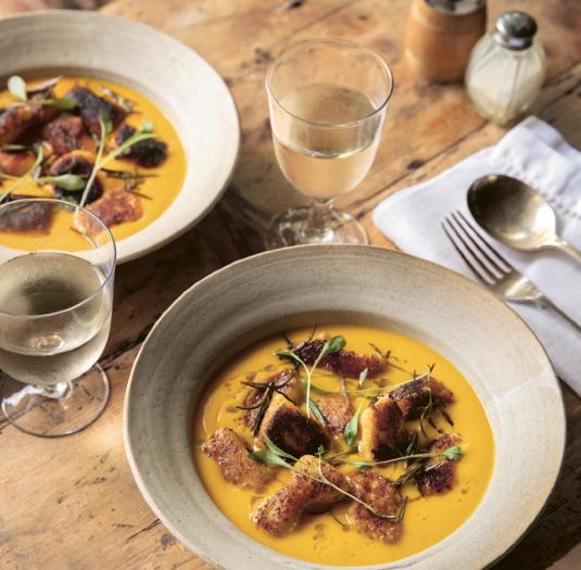 Berkswellkäse-Gnocchi mit Suppe aus geröstetem Butternusskürbis | Food ...